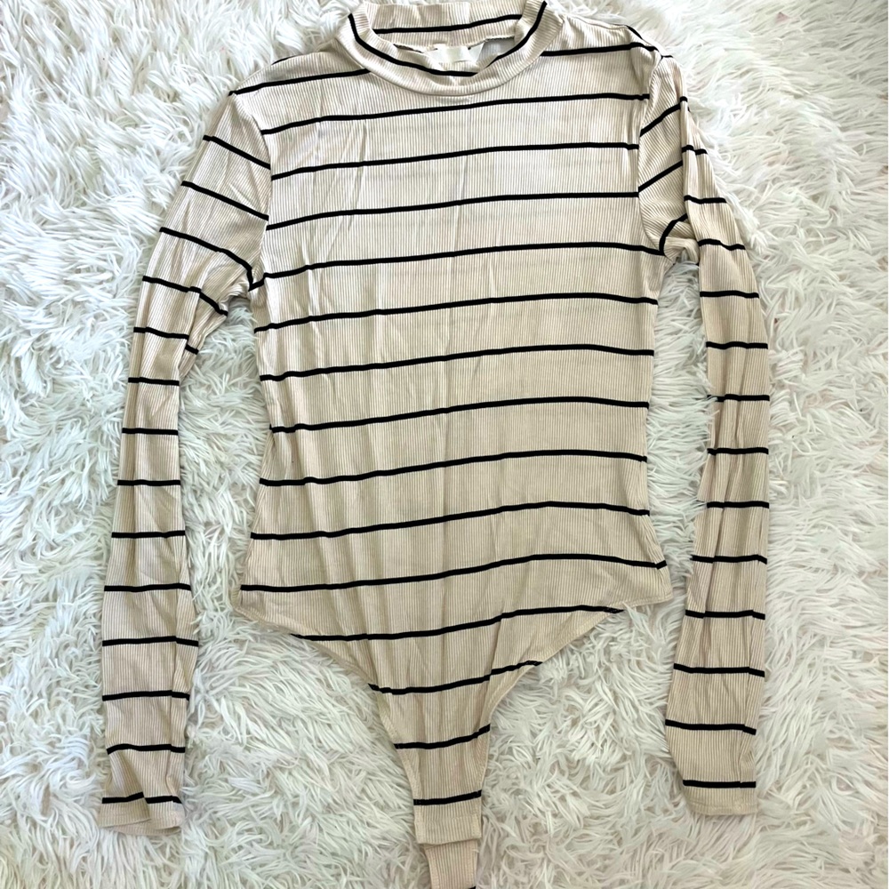 H&M Long Sleeve Black and Cream Body Suit